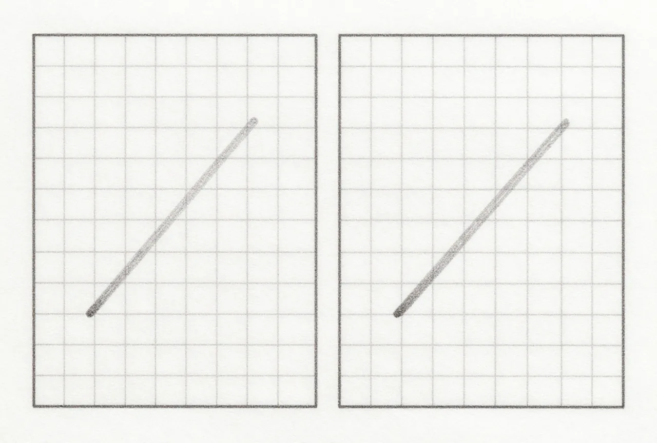 Zwei benachbarte Kästchen eines Rätselgitters mit denselben zwei blassen Notizen, verbunden durch eine Linie